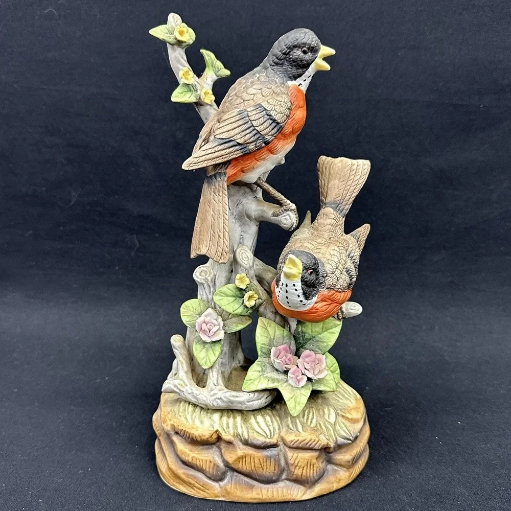 Arnart Imports /Royal‎ Crown Bisque Porcelain Robin Bird Music Box, Vintage 1982